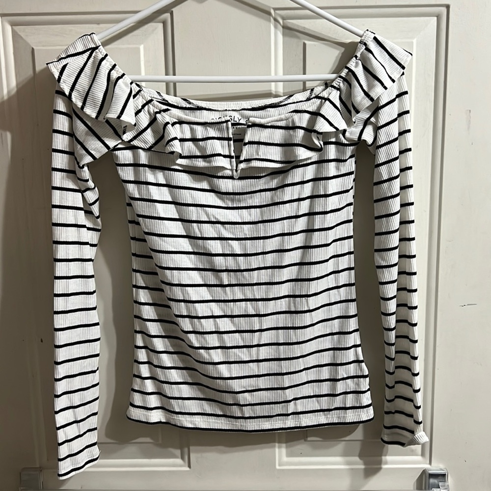 Aeropostale Juniors/Womens Long Sleeve Top size medium